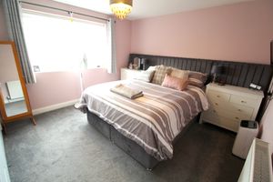 Bedroom- click for photo gallery